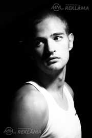 Mekleju sievu Mekleju sievu - MM.LV