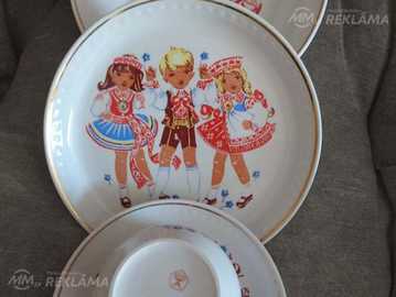Rigas porcelana bernu trauku komplekts. Rigas porcelana bernu trauku komplekts. - MM.LV