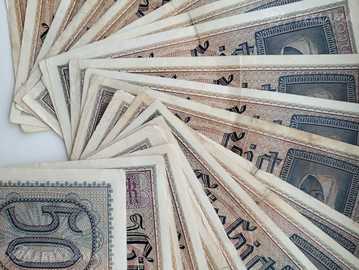 Pardodu 50 Reichsmarkas un 5 reichsmarkas. - MM.LV