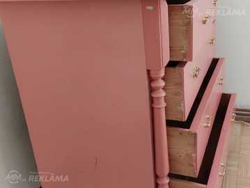 Veclaicīga rosa krāsā nokrāsota kumode/bufete, loti ietilpīga. - MM.LV