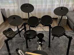 Alesis nitro mesh kit Alesis nitro mesh kit - MM.LV