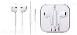 Apple EarPods with 3.5mm Headphone Plug Apple EarPods with 3.5mm Headphone Plug - MM.LV