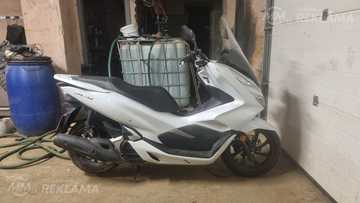 Мотороллер Honda PCX, 2020 г., 34 000 км, 125.0 см3. Мотороллер Honda PCX, 2020 г., 34 000 км, 125.0 см3. - MM.LV