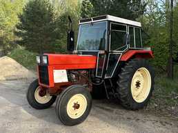 Traktors International 584, 1978 g., 44 zs. Traktors International 584, 1978 g., 44 zs. - MM.LV