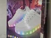 Jaunas DiscoSneakers kedas (baltas) - MM.LV