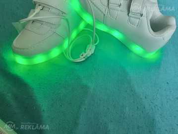 DiscoSneakers красовки с LED подсветкой DiscoSneakers красовки с LED подсветкой - MM.LV