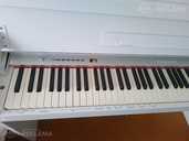 Продаю цифровое пианино - MM.LV