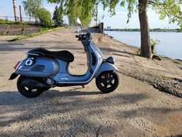Scooter Piaggio Vespa SeiGiorni 300, 2021 y., 3 500 km, 300.0 cm3. Scooter Piaggio Vespa SeiGiorni 300, 2021 y., 3 500 km, 300.0 cm3. - MM.LV