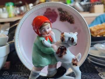 Продаю фигурку и посуду. Продаю фигурку и посуду. - MM.LV