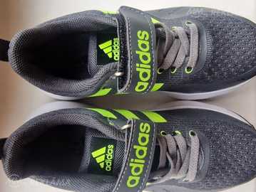 Продаю новые детские спортивные кроссовки adidas без коробки Продаю новые детские спортивные кроссовки adidas без коробки - MM.LV