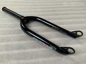 Stay strong race dvsn 20'' 20MM fork black 1-1/8'' - MM.LV