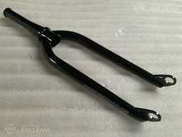 Stay strong reactiv tapered 24'' 20/10MM fork black Stay strong reactiv tapered 24'' 20/10MM fork black - MM.LV