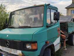 Грузовик с манипулятором Mercedes 811, 1992, 400 000 км. Грузовик с манипулятором Mercedes 811, 1992, 400 000 км. - MM.LV