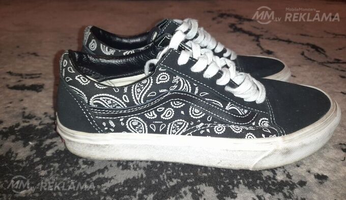 Продаю Vans Old Skool Peace Paisley чёрного цвета с белым узором - MM.LV
