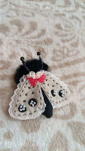 Piespraude naktstauriņš Piespraude naktstauriņš - MM.LV