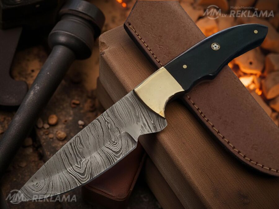 Ручной работы нож из многослойной дамасской стали Ручной работы нож из многослойной дамасской стали - MM.LV