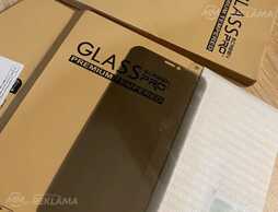 I am selling a new, unused set of tempered glass screen protectors. - MM.LV