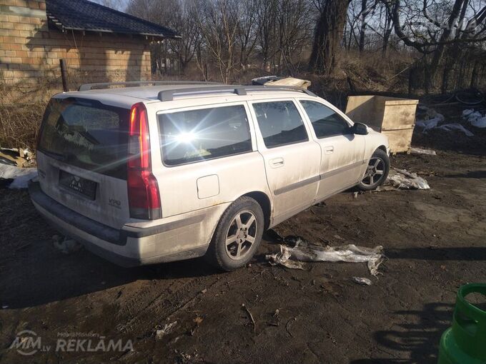 Rezerves daļas no Volvo V70, 2001, 2.4 l, Benzīns. Rezerves daļas no Volvo V70, 2001, 2.4 l, Benzīns. - MM.LV