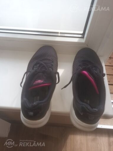 Pārdodu sieviešu brīvā laika apavus Skechers Pārdodu sieviešu brīvā laika apavus Skechers - MM.LV