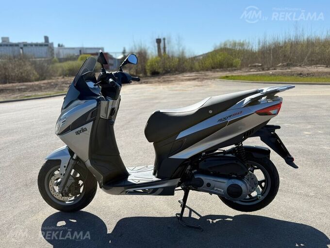 Scooter Aprilia SXR 50, 2024, 8 500 km, 49.0 cm3. Scooter Aprilia SXR 50, 2024, 8 500 km, 49.0 cm3. - MM.LV