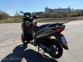 Scooter Aprilia SXR 50, 2024, 8 500 km, 49.0 cm3. - 2 Scooter Aprilia SXR 50, 2024, 8 500 km, 49.0 cm3. - MM.LV - 2