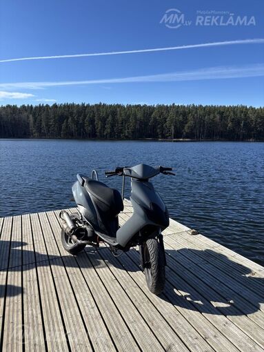 Moped Yamaha Jog r, 2011, 22 000 km, 70.0 cm3. Moped Yamaha Jog r, 2011, 22 000 km, 70.0 cm3. - MM.LV