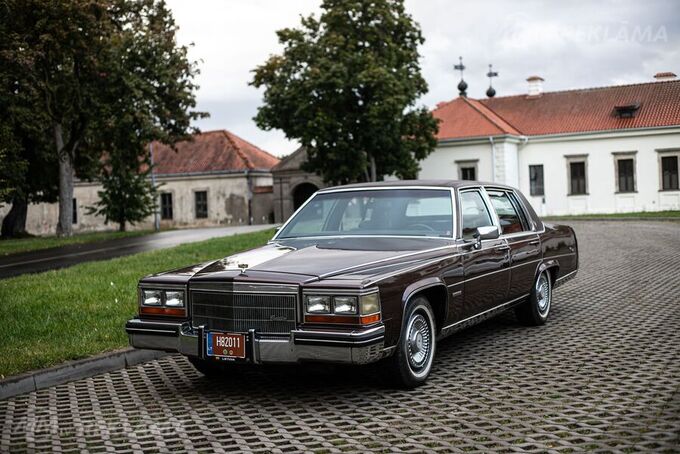 Cadillac Fleetwood, 1982/March, 87 000 km, 4.1 l.. Cadillac Fleetwood, 1982/March, 87 000 km, 4.1 l.. - MM.LV