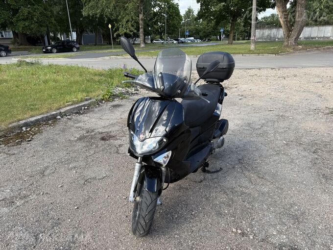 Motorollers Gilera Runner ST 125, 2012, 14 250 km, 125.0 cm3. Motorollers Gilera Runner ST 125, 2012, 14 250 km, 125.0 cm3. - MM.LV