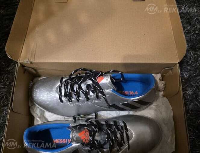 Adidas Messi 16.4 IN (Indoor) Football Boots - NEW with tags (Size 42) Adidas Messi 16.4 IN (Indoor) Football Boots - NEW with tags (Size 42) - MM.LV